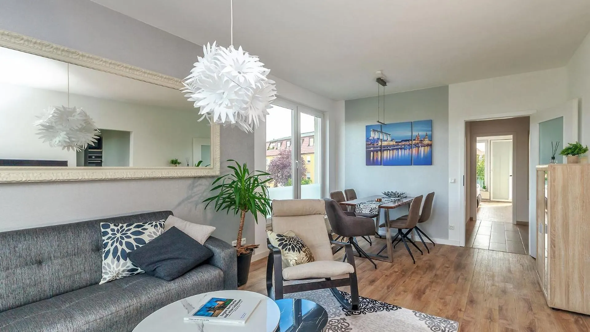 Quartierdresden Zentral-Elbnah-Ruhig-Familienfeundlich-Oepnv Apartment 0*, Dresden Germany
